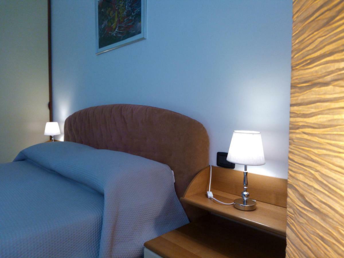 Ferienwohnung Casa Nax Terni Exterior foto